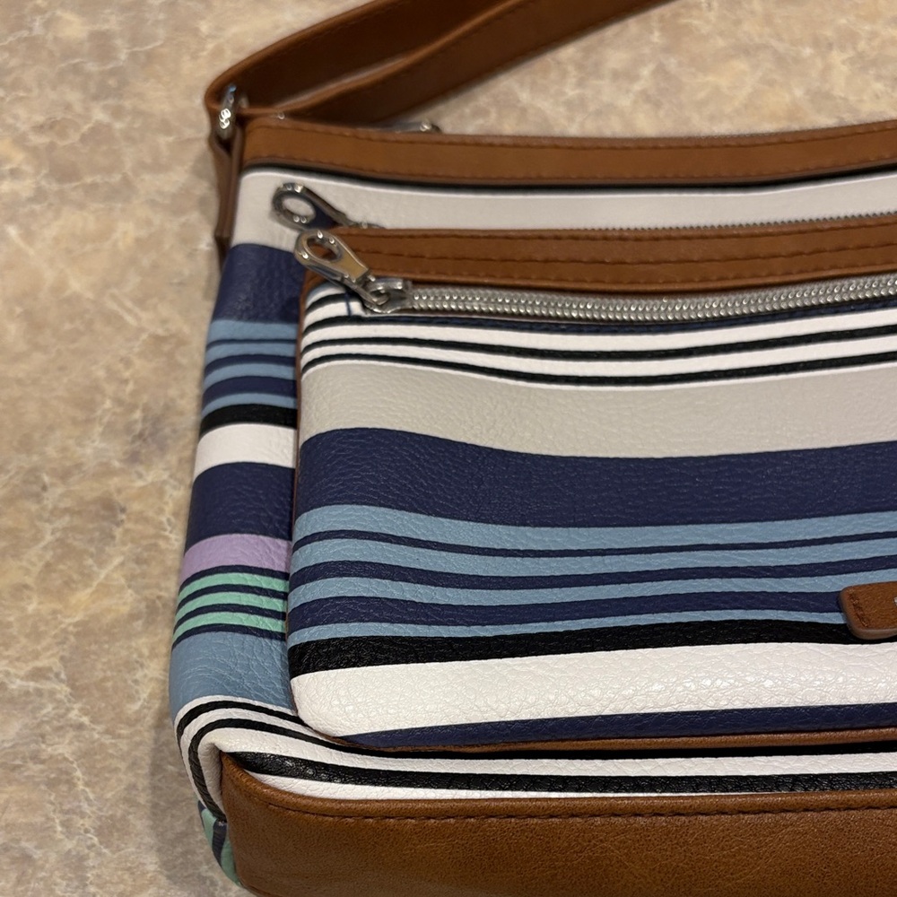 Striped Women’s Shoulder Bag - Picture 4 of 11